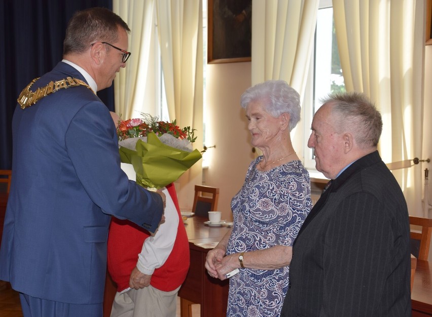 Relacja z uroczystości - jubileusze małżeńskie par z gminy...