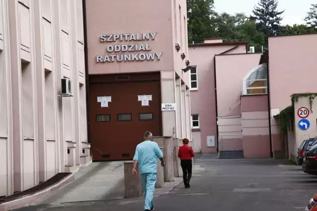 Wjazd do szpitalnego oddziału ratunkowego w szpitalu Barlickiego w Łodzi.