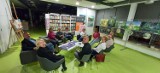 Dyskusyjne Kluby Książki w Mediatece w Straszynie. "Książki są pretekstem do rozmowy o poglądach i dzisiejszym świecie" |ZDJĘCIA