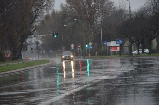 Miejscy radni w Zduńskiej Woli apelują o przyspieszenie prac remontowych drogi 482