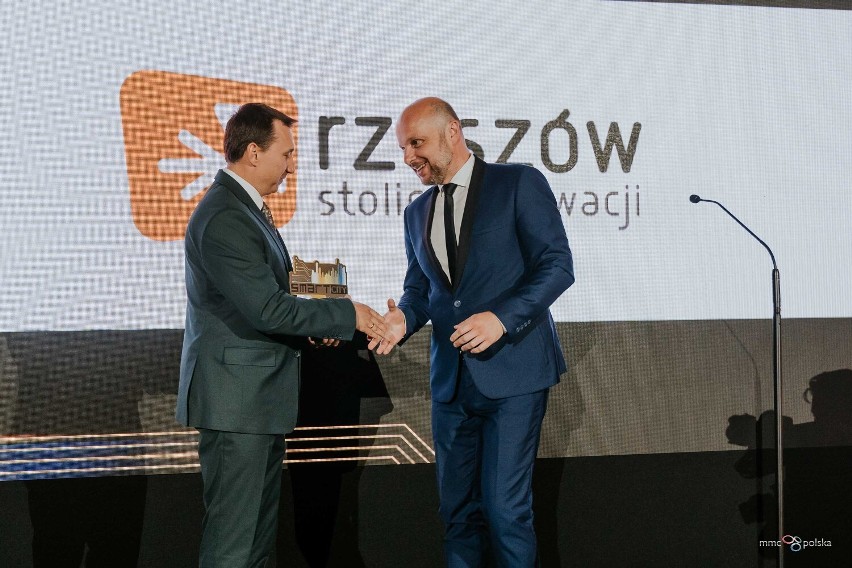 Prezydent Rzeszowa otrzymał tytuł człowieka roku Smart City Awards. Nagrodzone też miasto