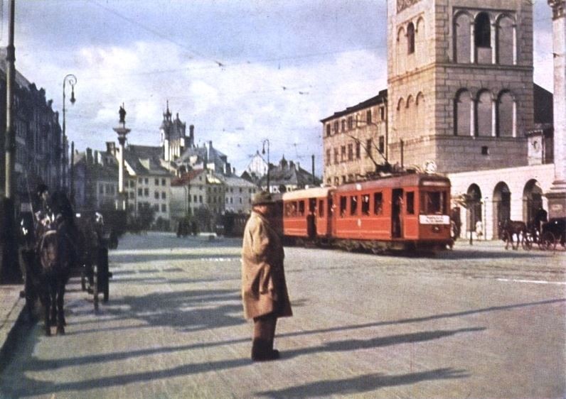 Warszawa przed i w czasie wojny w kolorze [ZDJĘCIA]