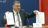 Posłowie PiS-u skrytykowali Piotra Całbeckiego podczas konferencji prasowej [wideo]