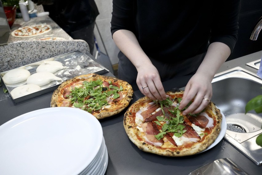 Gdzie zjeść najlepszą pizzę w Polsce? Oto pizzerie polecane przez użytkowników serwisu TripAdvisor. Te pizze smakują jak we Włoszech