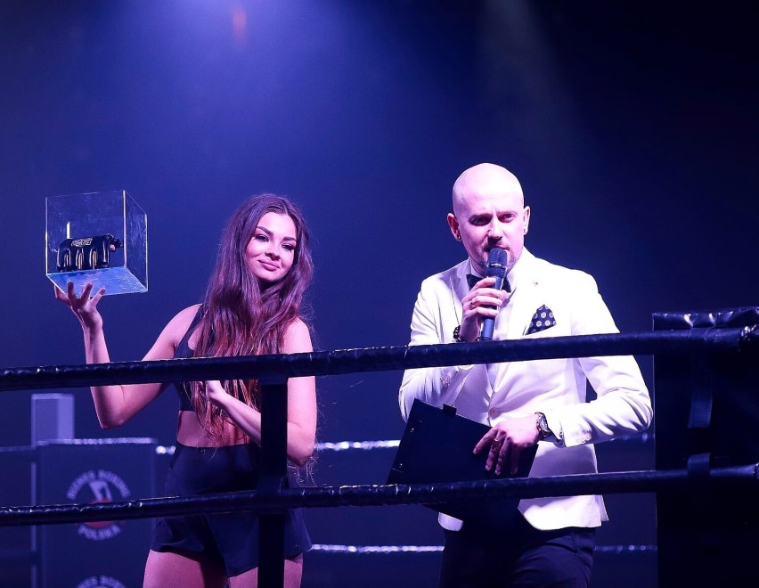 Gala Biznes Boxing w Kaliszu. Walkę wieczoru stoczyli Kinastowski i Saleta. ZDJĘCIA, WIDEO