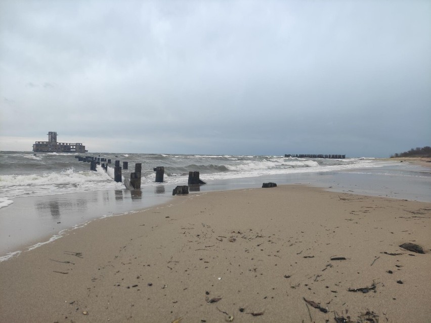 Babie Doły. Wzburzona Zatoka Gdańska. 21.01.2023 r.