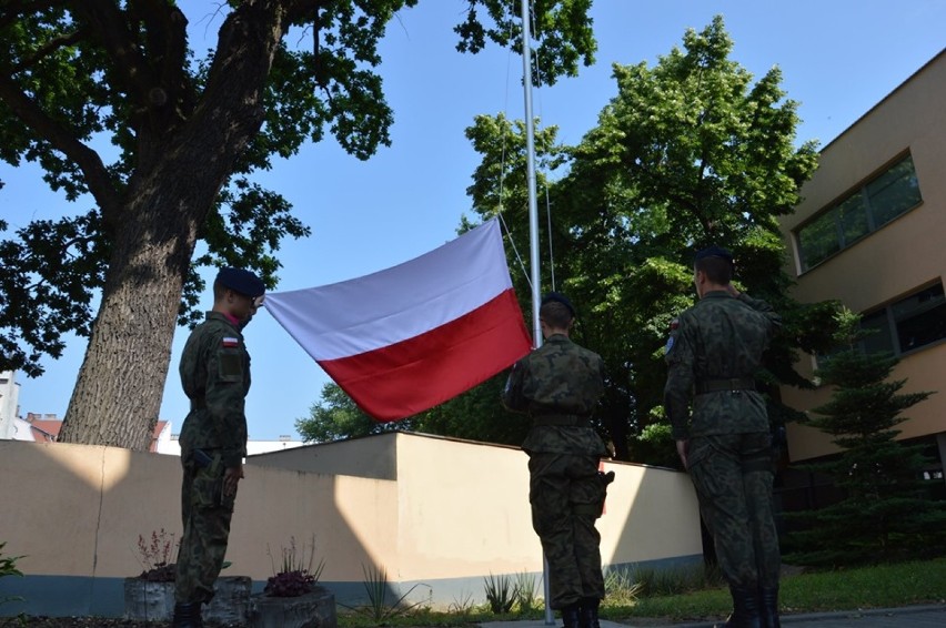 Zakończenie roku szkolnego w Tomaszowie. Tak żegnali się ze szkołą uczniowie Mechanika [ZDJĘCIA]