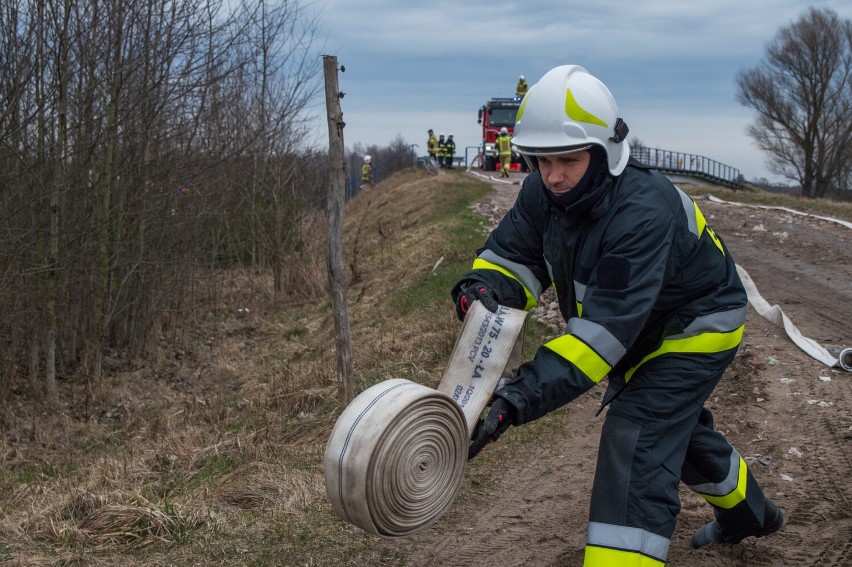 Szkolenia druhów z gminy Kolno. Tak się szkolą na strażaków ratowników 