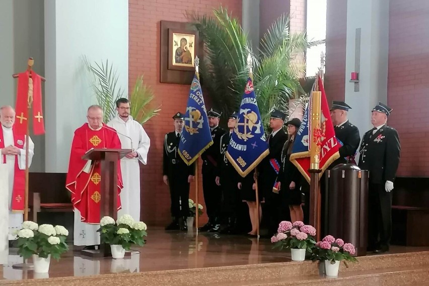 Dzień Strażaka w Gminie Wronki. Była msza oraz przejazd kolumny wozów