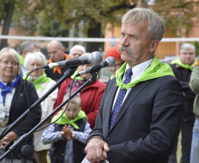 Zgodnie z zapowiedzią burmistrz Krzysztof Kaliński zrzekł się z wynagrodzenia za nadzór nad unijnym projektem