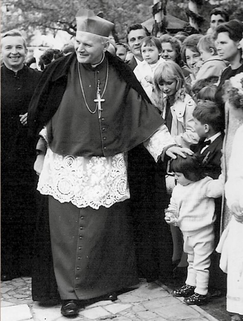 Metropolita krakowski Karol Wojtyła 16 czerwca 1974 r. wziął...