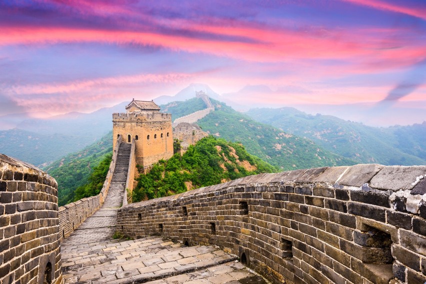 Ikona Chin, Wielki Mur, choć jest to imponująca budowla o...