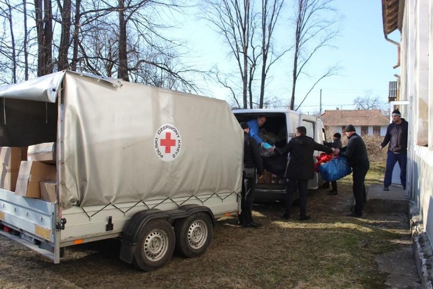 Zdjęcia z akcji pomocowej dla Iwano Farnkowska