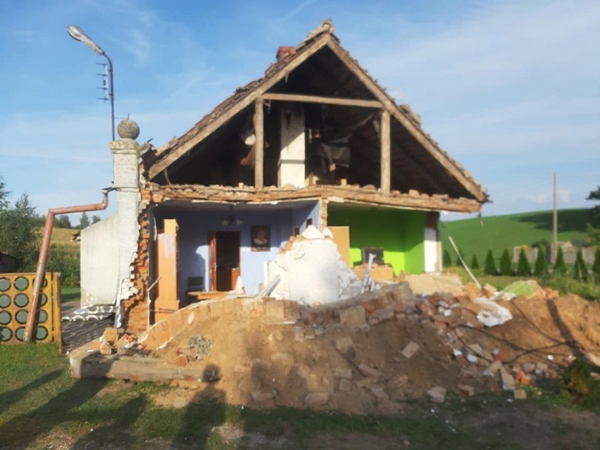 Zawalony dom w Ankamatach