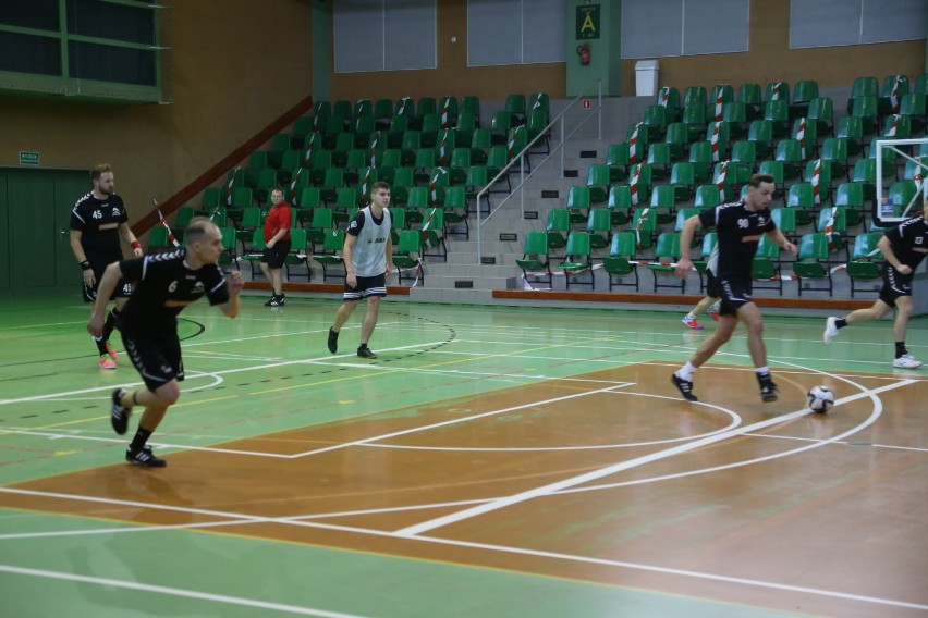 Piłkarze Wolsztyńskiej Amatorskiej Ligi Piłki Nożnej Halowej rozegrali piątą kolejkę spotkań