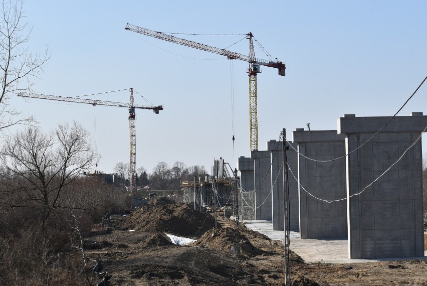 Budowa łącznika autostradowego i mostu rozpoczęła się...