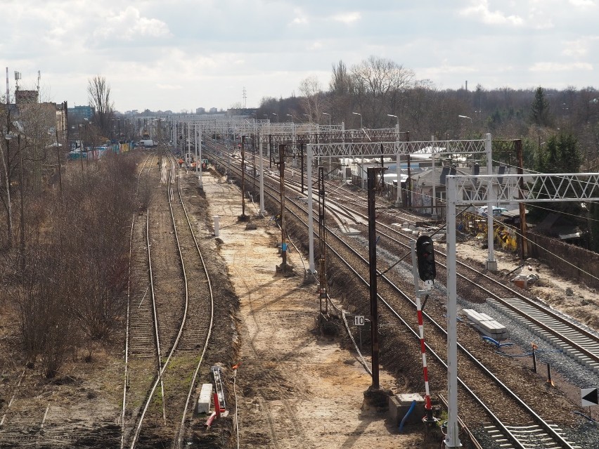 Dwa budowane z przeciwnych stron fragmenty toru nie trafiły...