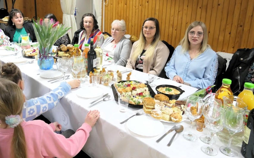 Dzień Kobiet w Oleśniku rozpoczął świętowanie pań w gminie...