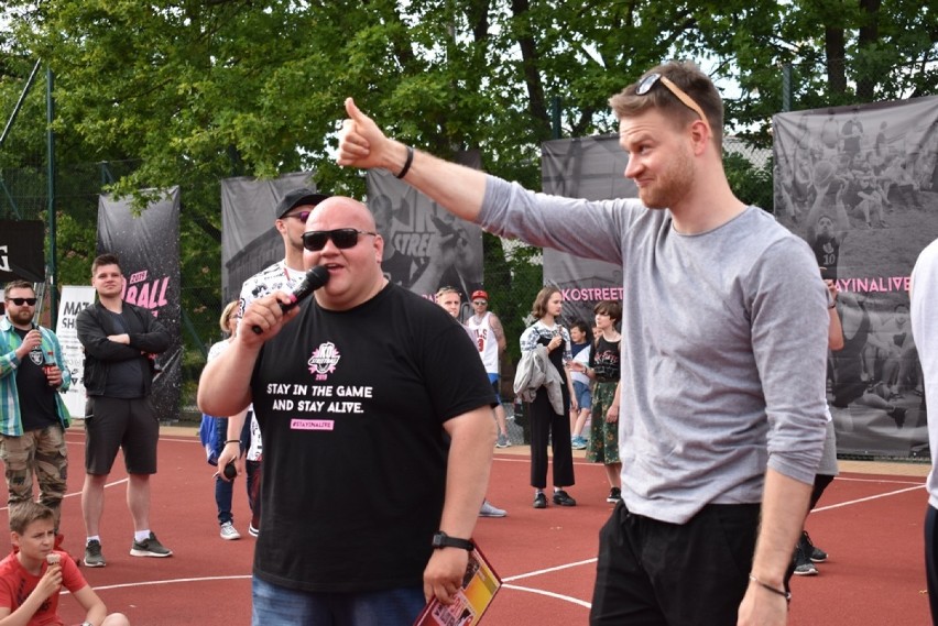 Turniej wsadów podczas KO Streetball 2019 w Krośnie...