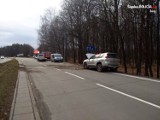 Wypadek na DK 81 w Żorach. Po dachowaniu toyoty droga do Wisły była zablokowana