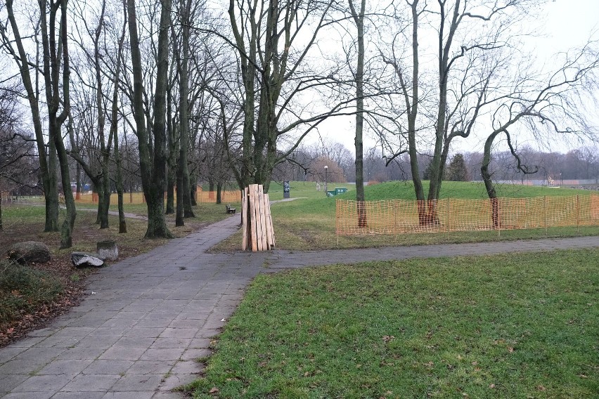Remont w parku Pole Mokotowskie