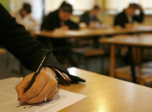 Próbny egzamin gimnazjalny: JĘZYK NIEMIECKI Operon 2012/2013 [arkusze, odpowiedzi, pytania]