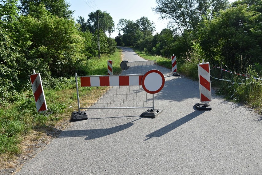 Zgłobice. Drogę zamknięto, bo zapadła się po ulewach. Kiedy zostanie naprawiona?