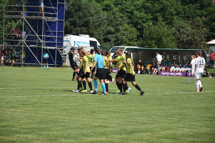 Piłkarki TS ROW zadebiutowały w Ekstralidze kobiet.