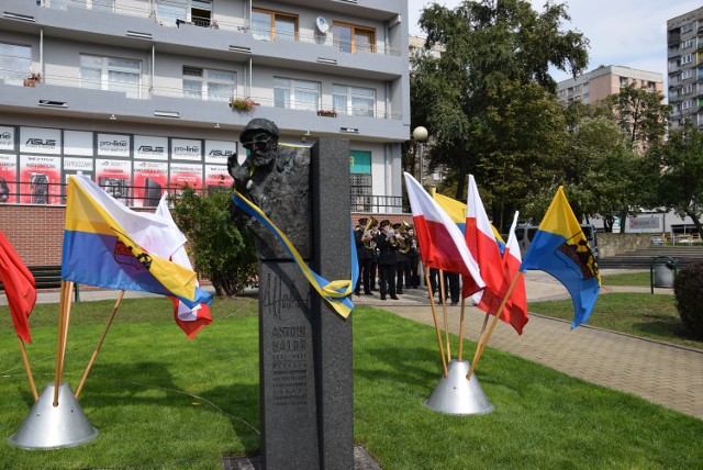 W ubiegłym roku w Galerii Artystycznej odsłonięto płaskorzeźbę przedstawiającą Antoniego Halora