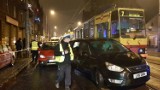 Wypadek na Piotrkowskiej w Łodzi. Zderzenie tramwaju z samochodem [ZDJĘCIA]