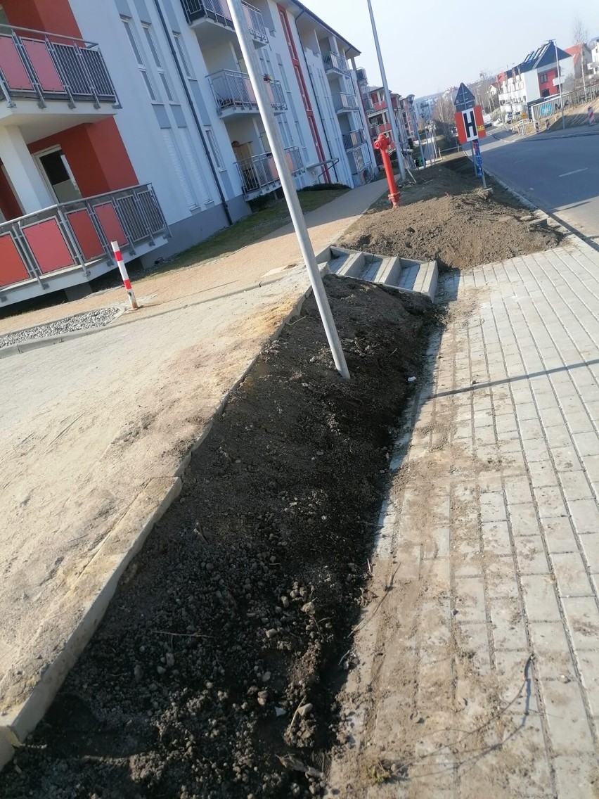 Prace przy ul. Stylowej w Borkowie zakończone. Przy odbiorze zostały wykryte usterki. "To normalne przy tego typu inwestycjach"