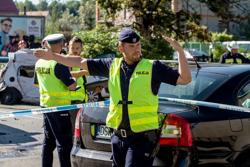 Świdnicka policja podsumowała rok: mniej wypadków, 558 „Niebieskich Kart” i 47 kg narkotyków