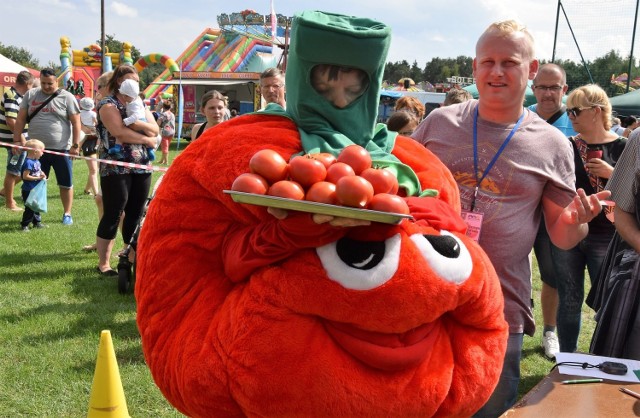 Po raz 15. zorganizowano w Jeziorach Wielkich "Festyn Pomidorowy". Zobaczcie, jak się tam bawiono.