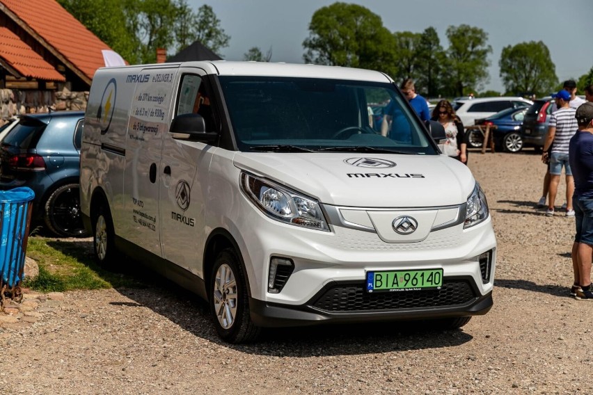 Fani motoryzacji i koneserzy kawy spotkali się w Tykocinie