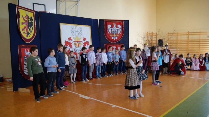 Dzień patrona Władysława Łokietka w szkole w Rossoszycy. Atrakcji nie brakowało