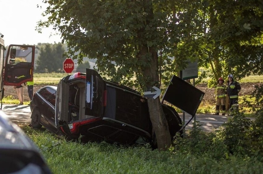 Wypadek na trasie Łomża - Wizna. Do szpitala trafił 15- letni pasażer