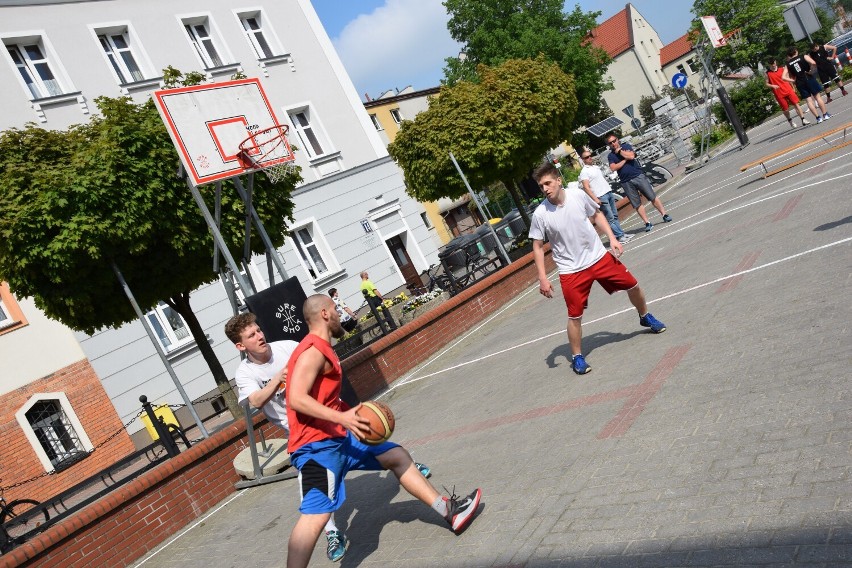 Jedna z poprzednich edycji turnieju street basketu w...