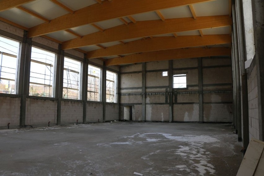 Nowa sala gimnastyczna przy szkole w Gródkowie ma już dach....