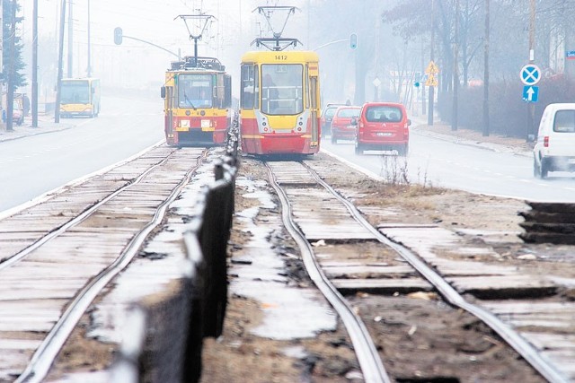 Torowisko na ul. Przybyszewskiego jest w fatalnym stanie.