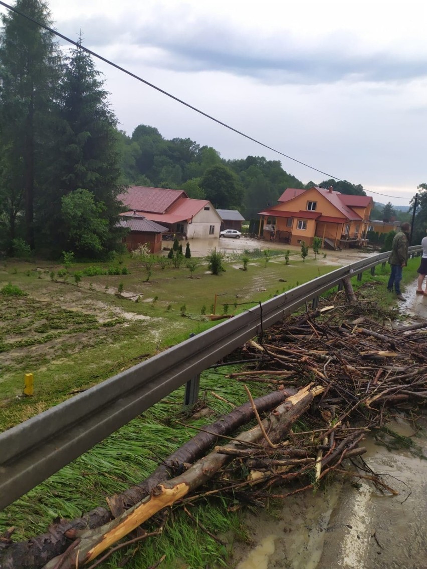 Po burzy zalało Korzeniec w gminie Bircza [ZDJĘCIA]
