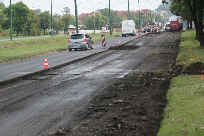 Remont ul. Piłsudskiego potrwa co najmniej do połowy...