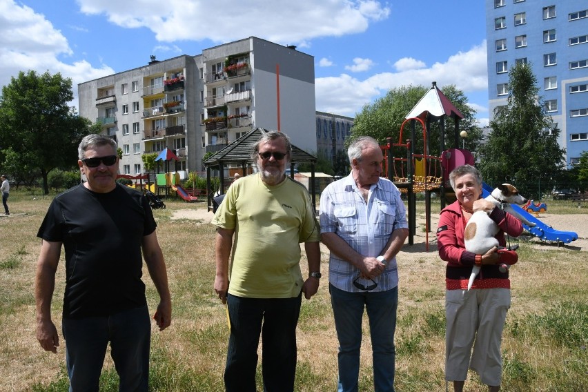 Mieszkańcy Barwnika, choć nie mają małych dzieci protestują...