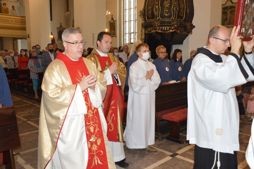 Lębork. O. Robert Wołyniec uroczyście wprowadzony w urząd proboszcza Sanktuarium św. Jakuba Ap.