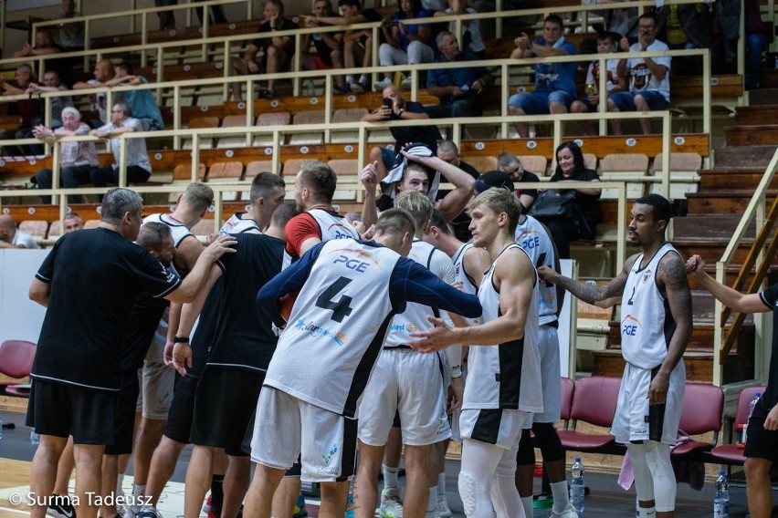 PGE Spójnia Stargard - King Szczecin 61:66. Ostatni mecz przed sezonem. Zobacz ZDJĘCIA!