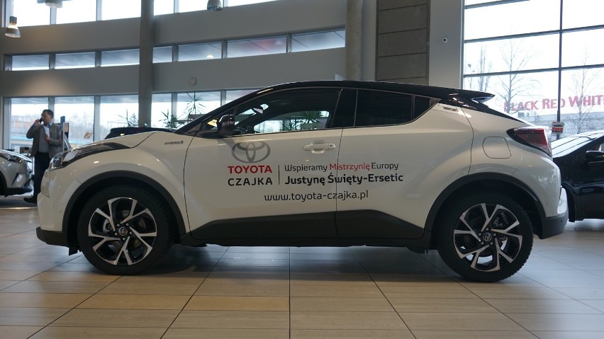 hybrydowa toyota c-hr dla  Justyny Święty-Ersetic