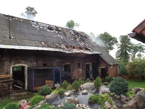 Powiat ostrowski: Pożar budynku gospodarczego w Bogdaju [ZDJĘCIA]