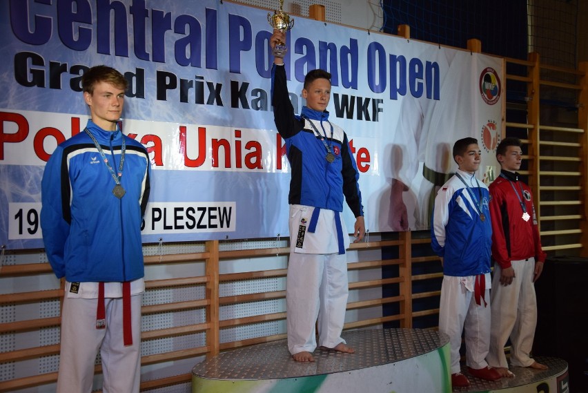 Pleszewscy karatecy nie byli gościnni dla swoich rywali. Podczas Central Poland Open wywalczyli 36 medali!        
