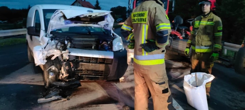 Jak informują strażacy z KP PSP Mogilno, samochód osobowy...