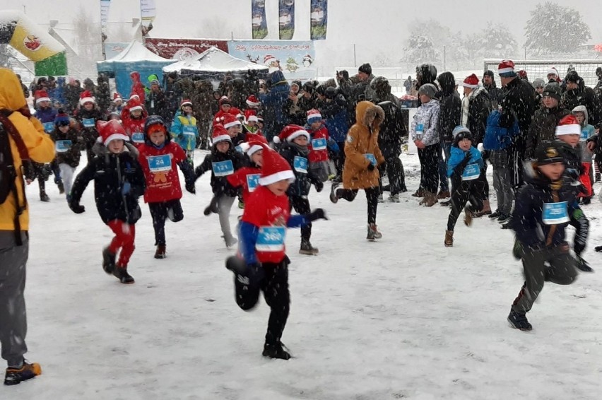 IX Bieg Mikołajkowy w świątecznej atmosferze. Tak rywalizowały dzieci