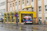 Koronawirus w Poznaniu: Kolejne zakażenia w poznańskich szpitalach. COVID-19 wykryto także u następnego pracownika Volkswagen Poznań
